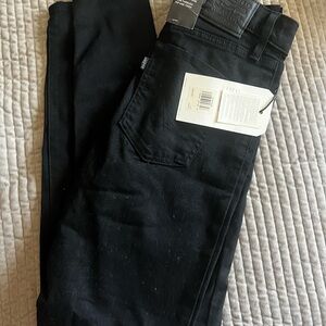 Levi’s women’s high rise skinny jeans